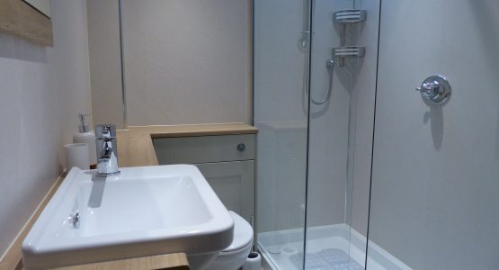 Barn Shower room Shower, wc and washhand basin